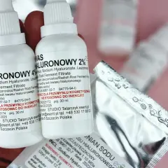 Kwas hialuronowy: Wszystko, co musisz wiedzieć o nawilżeniu skóry