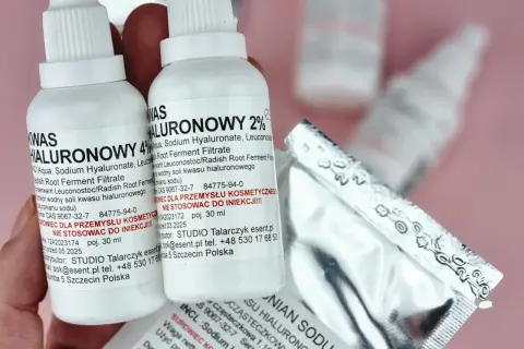 Kwas hialuronowy: Wszystko, co musisz wiedzieć o nawilżeniu skóry